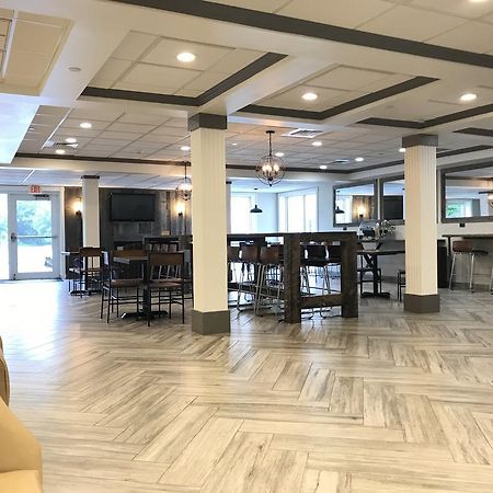 Cresthill Suites Suny University Олбани Екстериор снимка
