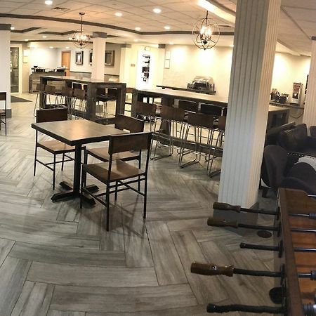Cresthill Suites Suny University Олбани Екстериор снимка
