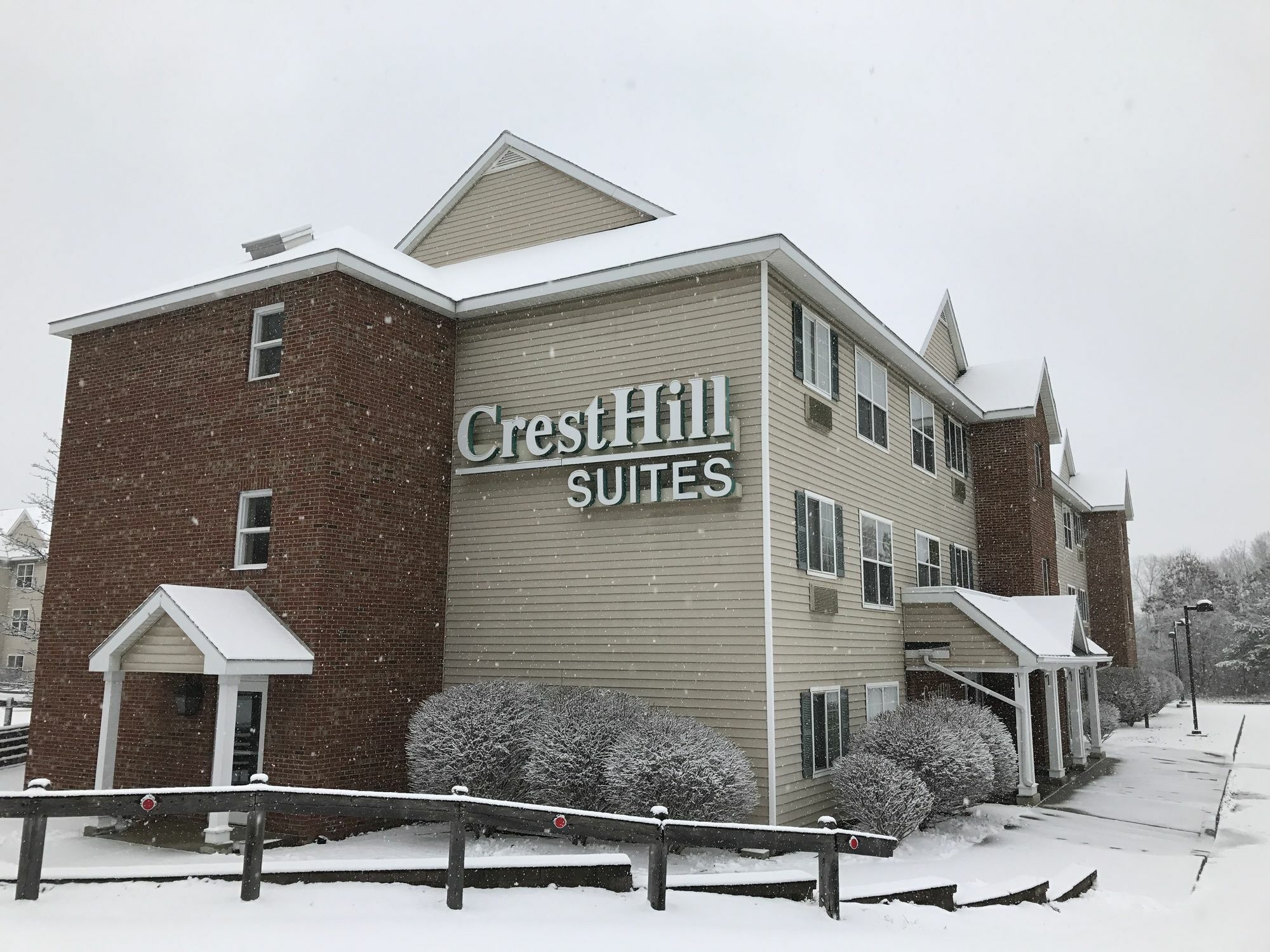 Cresthill Suites Suny University Олбани Екстериор снимка